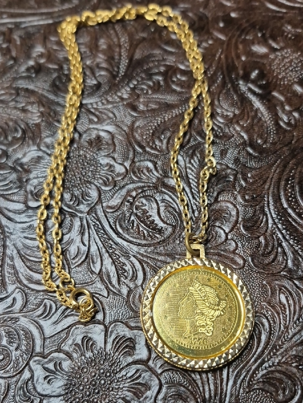 Vintahe Gold Tone 1776 Coin Pendant Necklace - Women Jewelry